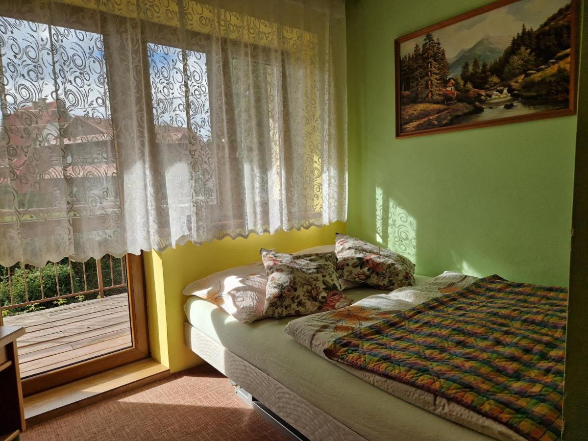 Pokoje Goscinne U Landy Poronin Bagian luar foto