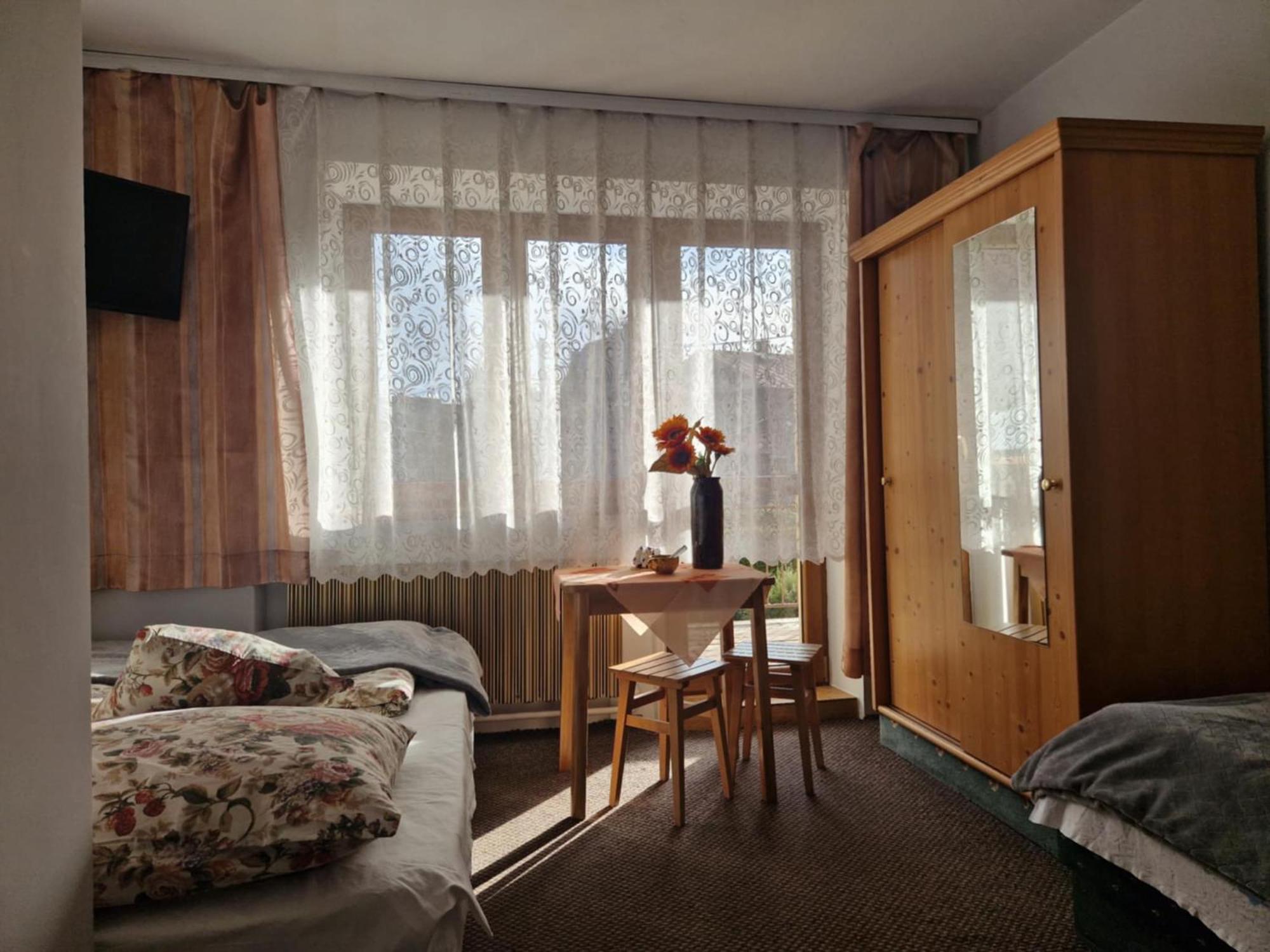 Pokoje Goscinne U Landy Poronin Bagian luar foto
